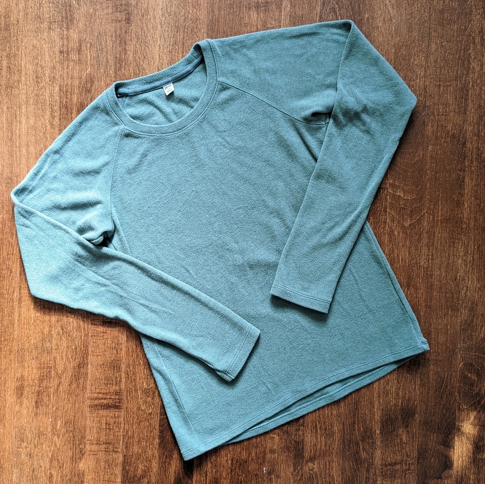 HEATTECH Fleece Crew Neck Long-Sleeve T-Shirt Size XS